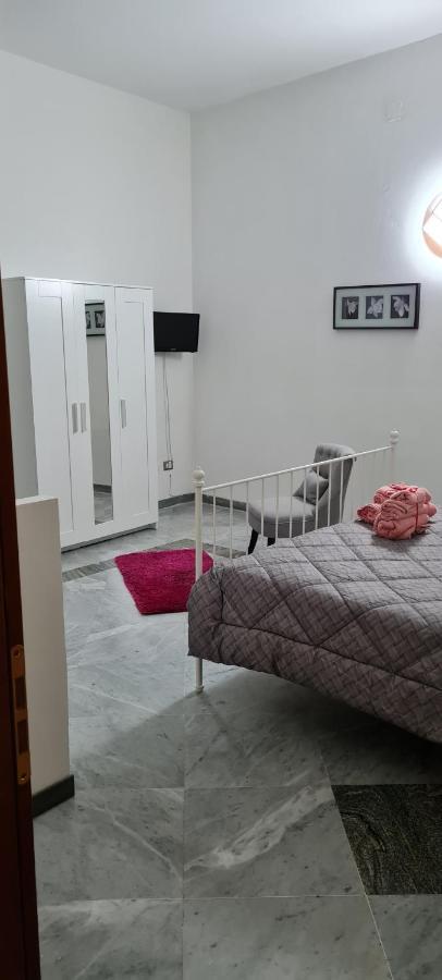 Le Ginestre In Centro Bed & Breakfast Salerno Luaran gambar