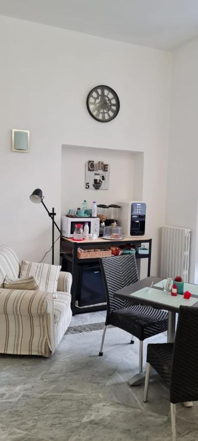 Le Ginestre In Centro Bed & Breakfast Salerno Luaran gambar
